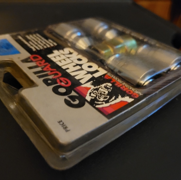 GORILLA GUARD WHEEL LOCKS - Picture 7 of 14